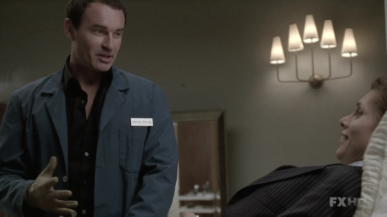Charmed-Online-dot-NL-NipTuck6x06-2362.jpg