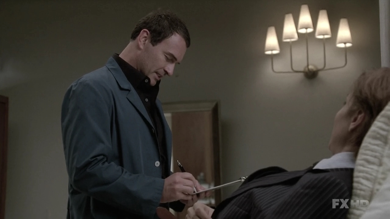 Charmed-Online-dot-NL-NipTuck6x06-2400.jpg
