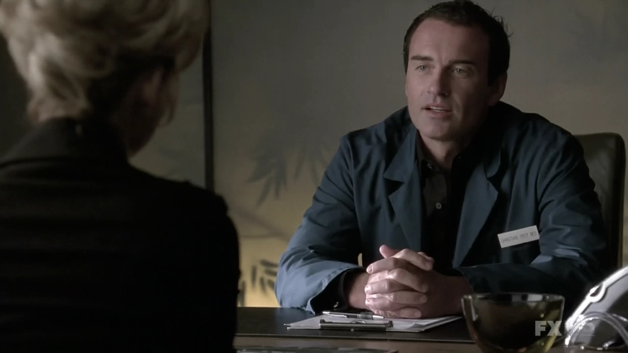Charmed-Online-dot-NL-NipTuck6x06-2425.jpg