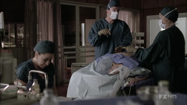 Charmed-Online-dot-NL-NipTuck6x08-0937.jpg