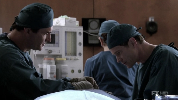 Charmed-Online-dot-NL-NipTuck6x09-0212.jpg