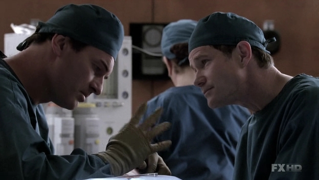 Charmed-Online-dot-NL-NipTuck6x09-0231.jpg