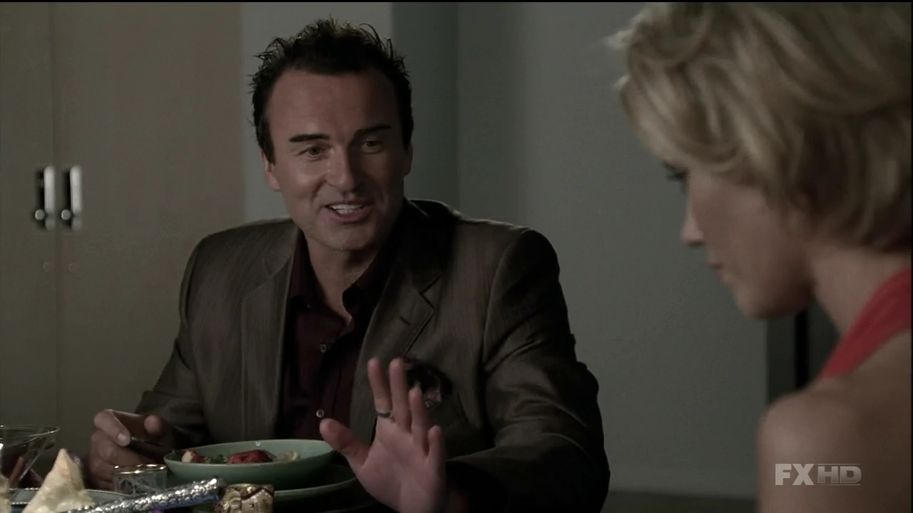 Charmed-Online-dot-NL-NipTuck6x100310.jpg