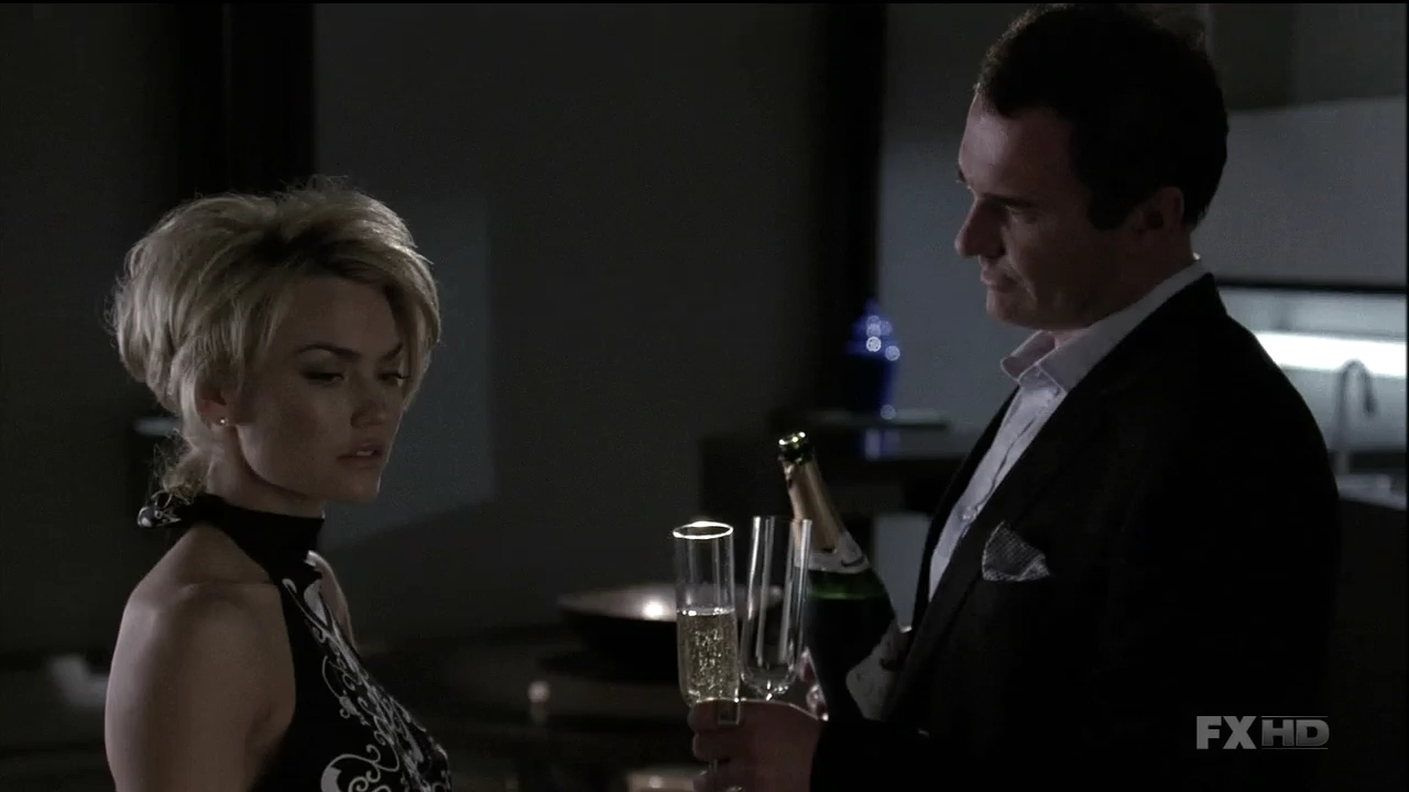 Charmed-Online-dot-NL-NipTuck6x100811.jpg