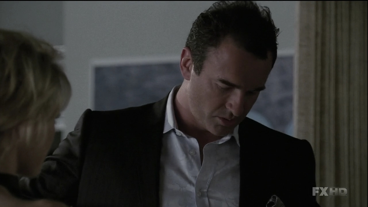 Charmed-Online-dot-NL-NipTuck6x100822.jpg