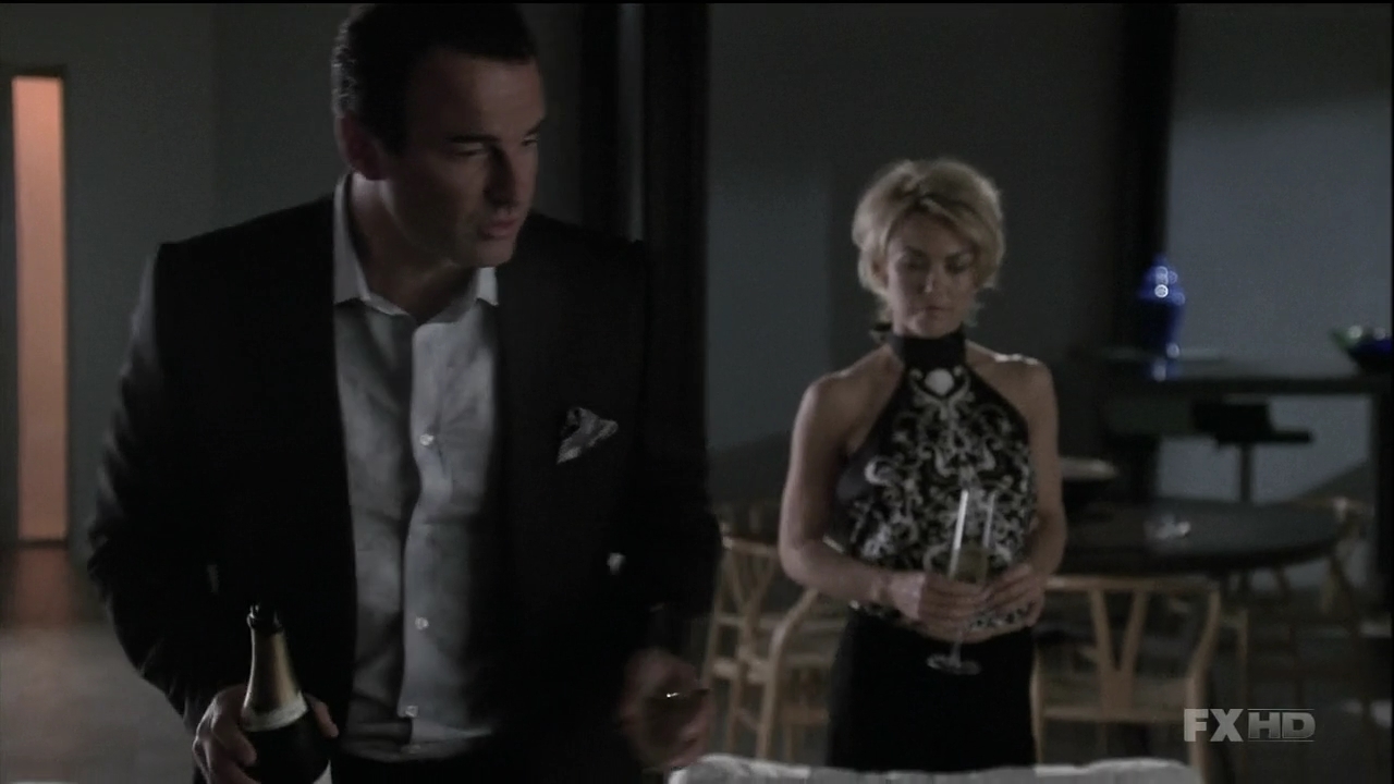 Charmed-Online-dot-NL-NipTuck6x100831.jpg