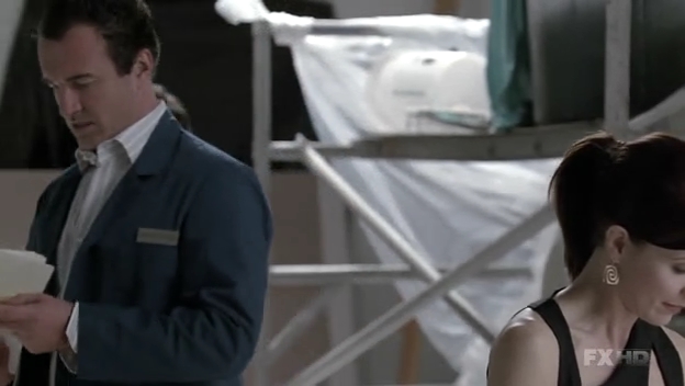 Charmed-Online-dot-NL-NipTuck6x11-0613.jpg