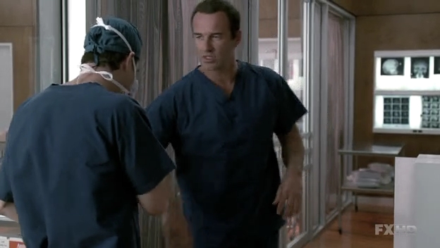 Charmed-Online-dot-NL-NipTuck6x11-0773.jpg