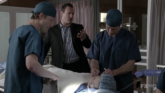 Charmed-Online-dot-NL-NipTuck6x13-1208.jpg