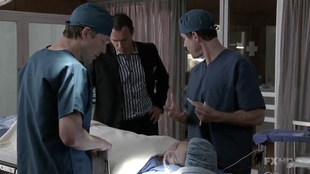 Charmed-Online-dot-NL-NipTuck6x13-1210.jpg