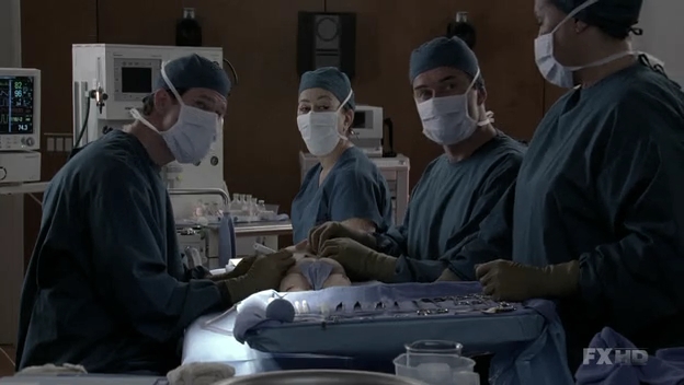 Charmed-Online-dot-NL-NipTuck6x19-0818.jpg