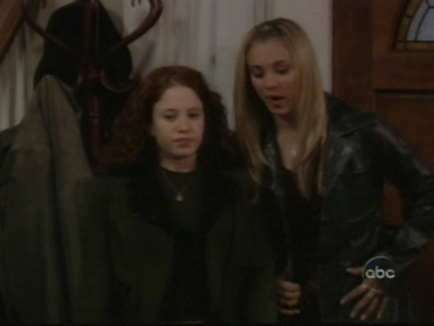 Charmed-Online_dot_nl-8SimpleRules-1x08-0498.jpg