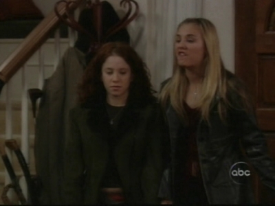 Charmed-Online_dot_nl-8SimpleRules-1x08-0521.jpg