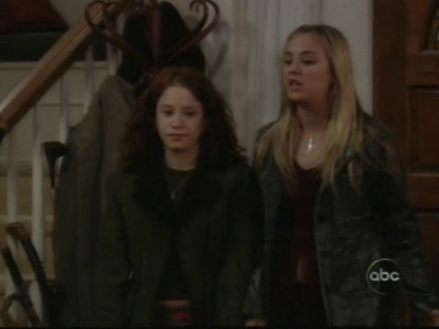 Charmed-Online_dot_nl-8SimpleRules-1x08-0522.jpg