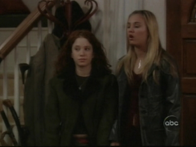 Charmed-Online_dot_nl-8SimpleRules-1x08-0523.jpg