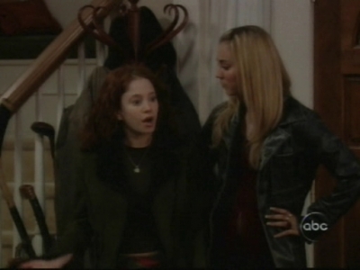 Charmed-Online_dot_nl-8SimpleRules-1x08-0527.jpg