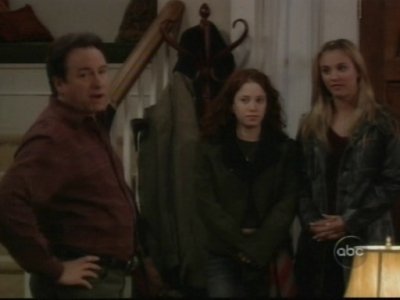 Charmed-Online_dot_nl-8SimpleRules-1x08-0537.jpg