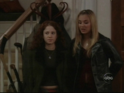 Charmed-Online_dot_nl-8SimpleRules-1x08-0553.jpg