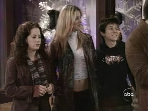 Charmed-Online_dot_nl-8SimpleRules-1x12-0379.jpg