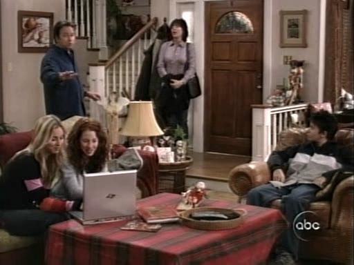 Charmed-Online_dot_nl-8SimpleRules-1x12-0650.jpg