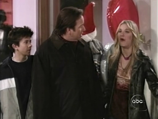 Charmed-Online_dot_nl-8SimpleRules-1x12-0721.jpg