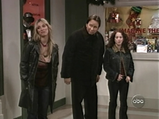 Charmed-Online_dot_nl-8SimpleRules-1x12-0881.jpg