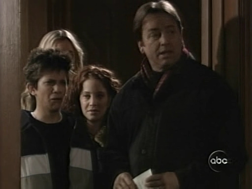 Charmed-Online_dot_nl-8SimpleRules-1x12-0895.jpg