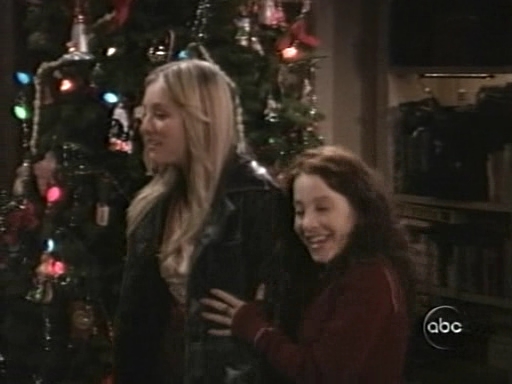 Charmed-Online_dot_nl-8SimpleRules-1x12-1125.jpg