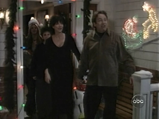 Charmed-Online_dot_nl-8SimpleRules-1x12-1205.jpg