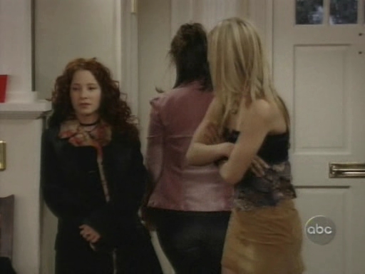 Charmed-Online_dot_nl-8SimpleRules-1x15-0457.jpg