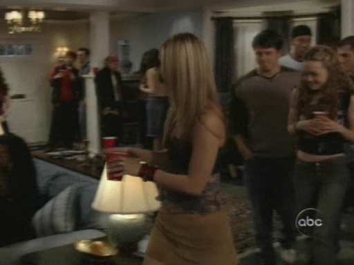 Charmed-Online_dot_nl-8SimpleRules-1x15-0501.jpg