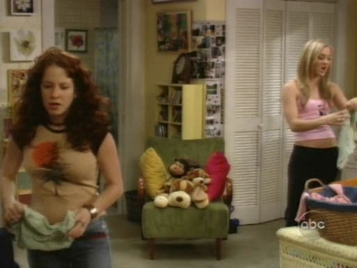 Charmed-Online_dot_nl-8SimpleRules-1x15-0706.jpg
