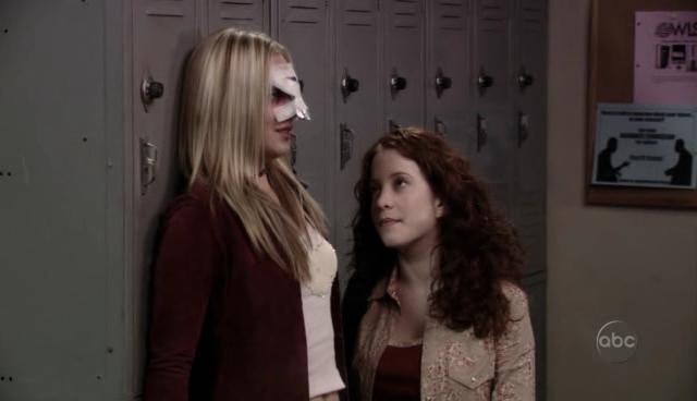 Charmed-Online_dot_nl-8SimpleRules-1x21-0920.jpg