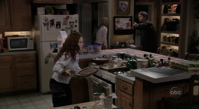 Charmed-Online_dot_nl-8SimpleRules-1x25-0422.jpg