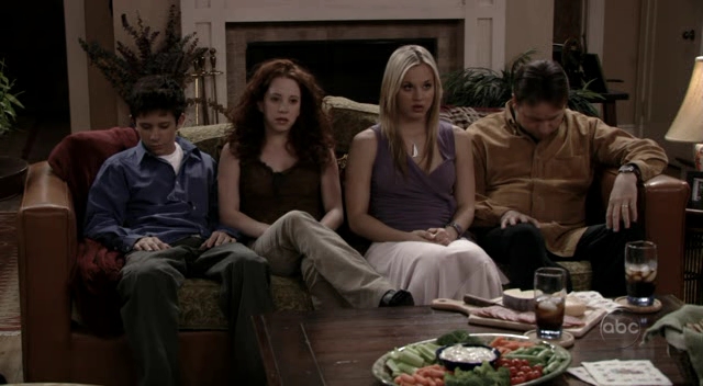 Charmed-Online_dot_nl-8SimpleRules-1x26-0249.jpg