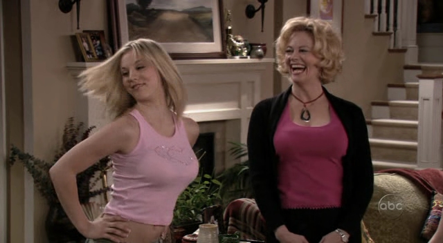 Charmed-Online_dot_nl-8SimpleRules-1x28-0508.jpg