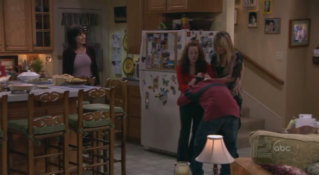 Charmed-Online-dot-nl_8SimpleRules-2x08-1064.jpg
