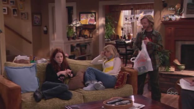 Charmed-Online-dot-nl_8SimpleRules-2x13-7373.jpg