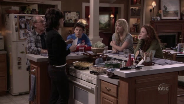 Charmed-Online_dot_nl-8SimpleRules-2x18-9004.jpg