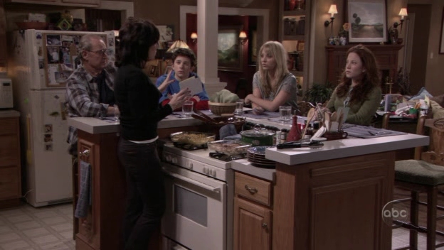 Charmed-Online_dot_nl-8SimpleRules-2x18-9019.jpg