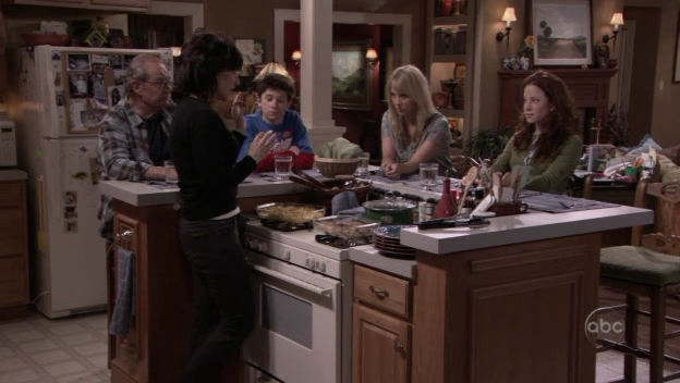 Charmed-Online_dot_nl-8SimpleRules-2x18-9055.jpg