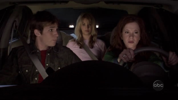 Charmed-Online_dot_nl-8SimpleRules-2x18-9817.jpg