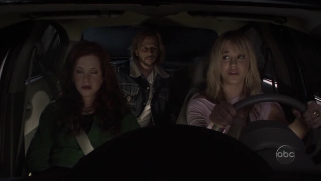 Charmed-Online_dot_nl-8SimpleRules-2x19-10735.jpg
