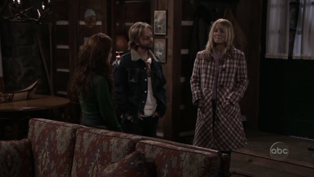 Charmed-Online_dot_nl-8SimpleRules-2x19-10789.jpg