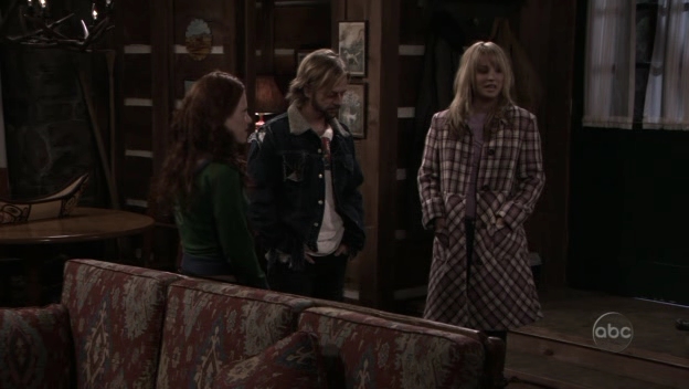 Charmed-Online_dot_nl-8SimpleRules-2x19-10794.jpg