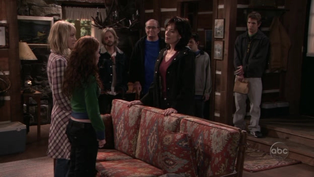 Charmed-Online_dot_nl-8SimpleRules-2x19-10945.jpg