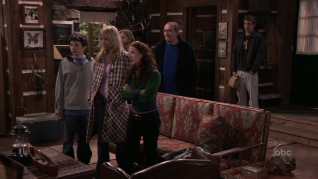 Charmed-Online_dot_nl-8SimpleRules-2x19-11047.jpg
