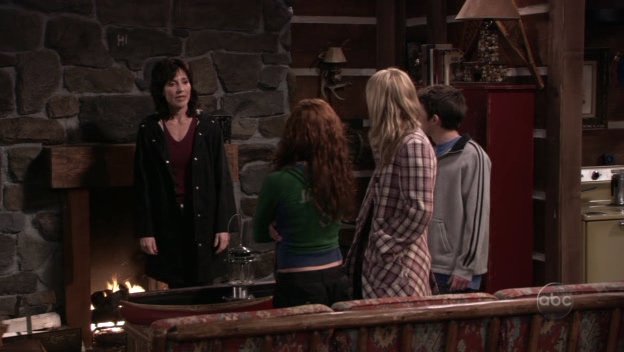 Charmed-Online_dot_nl-8SimpleRules-2x19-11050.jpg