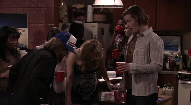 Charmed-Online_dot_nl-8SimpleRules-2x21-11489.jpg