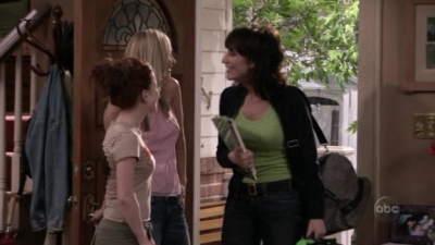 Charmed-Online_dot_nl-8SimpleRules-2x21-13361.jpg